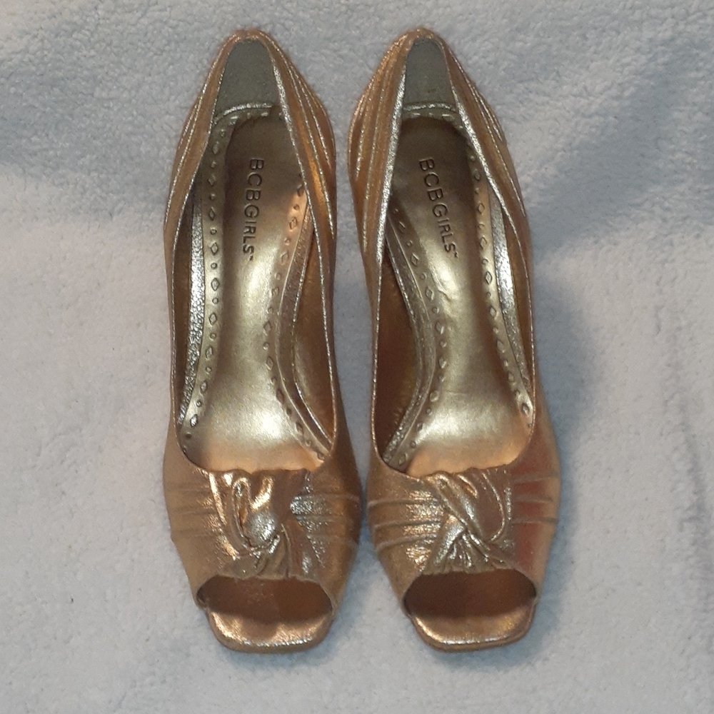 BCBGirls pumps